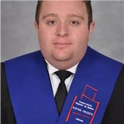 Graduado en música, en la especialidad de Fagot imparte clases de lenguaje musical, fagot, o historia de la música